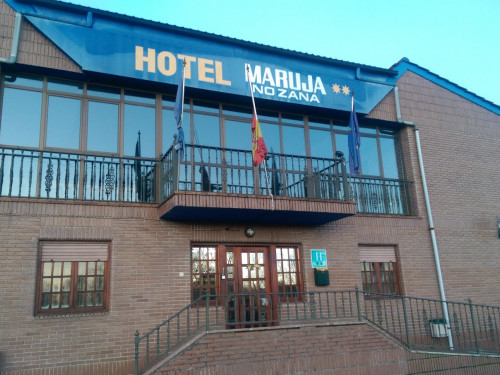 HOTEL MARUJA NOZANA **