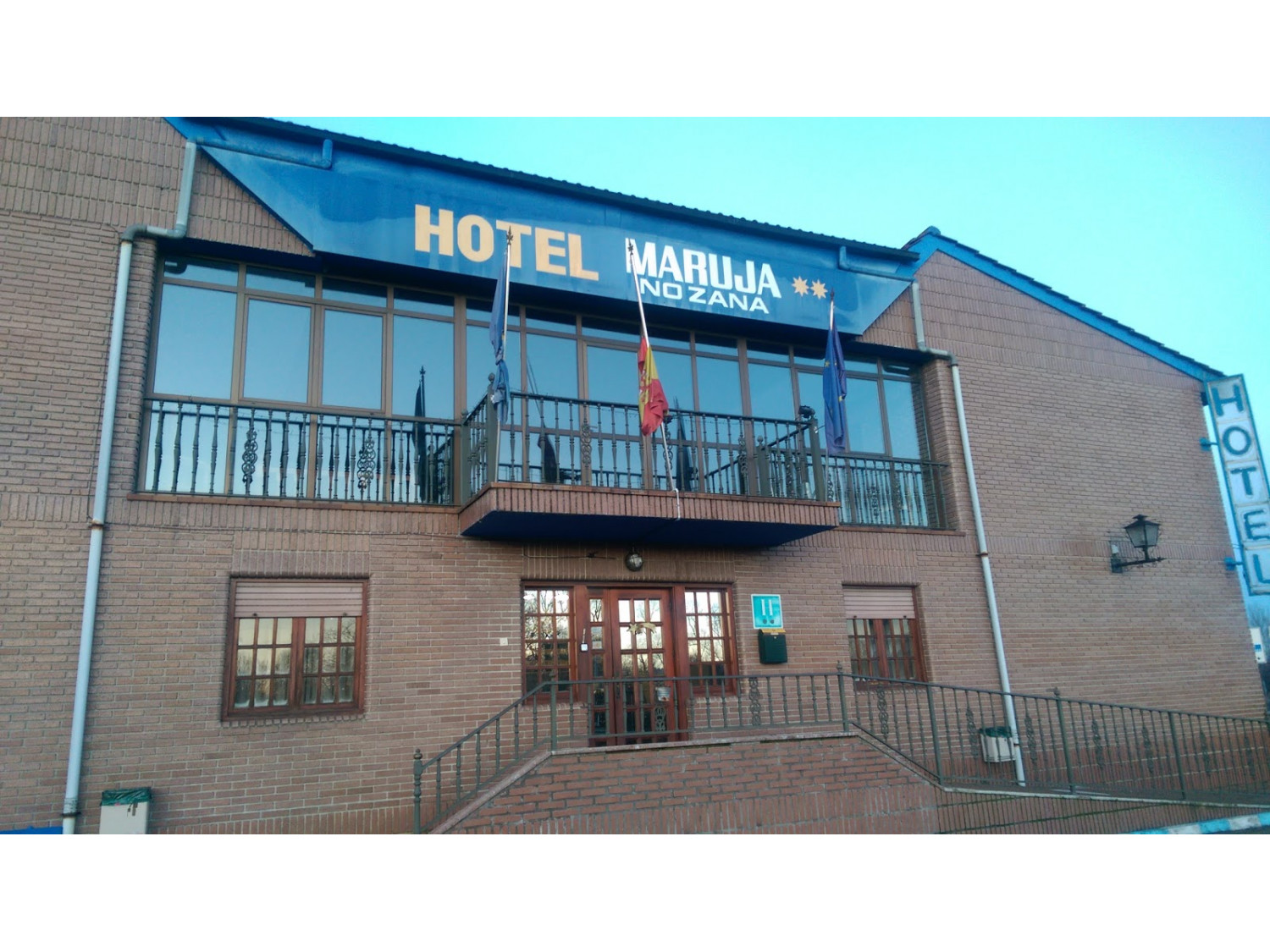 HOTEL MARUJA NOZANA **