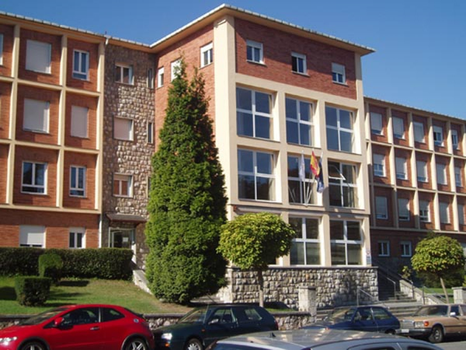 RESIDENCIA JUVENIL MENÉNDEZ PIDAL