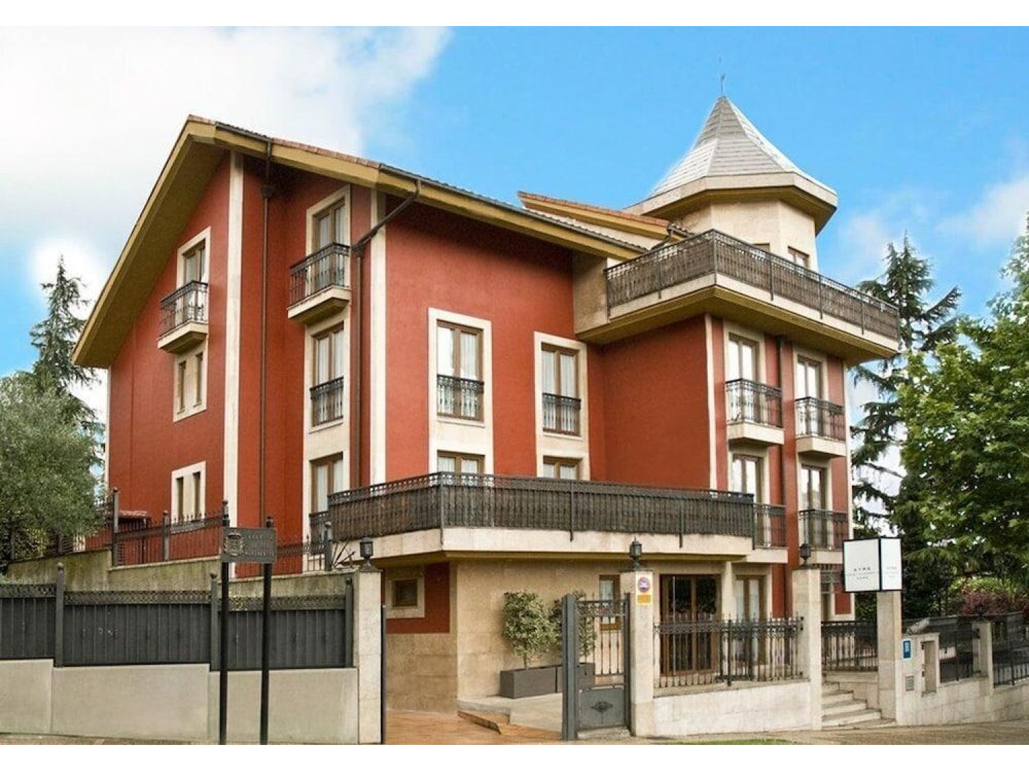 HOTEL ZENTRAL ALFONSO II ****